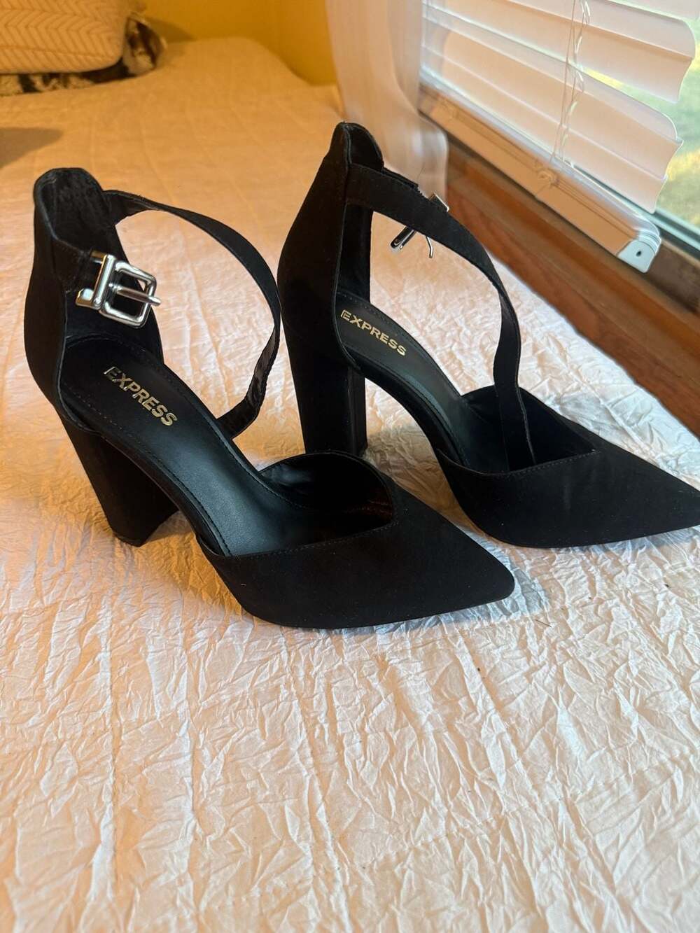 Express Black Suede Pointed Toe‎ Ankle Strap Block Heel Pumps Size 6